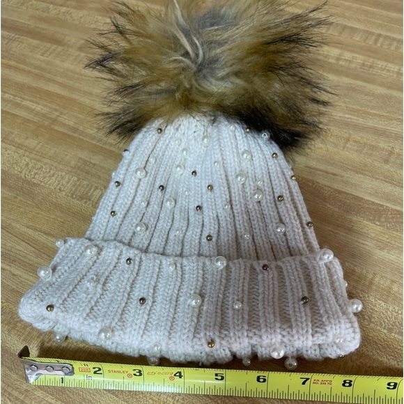 Venus faux fur beaded winter hat - Picture 7 of 12
